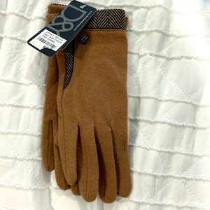 Great camel colored gloves with touchscreen capability.  NWT